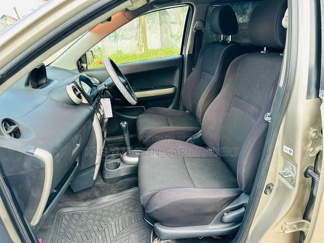 Toyota IST 2005 Gold