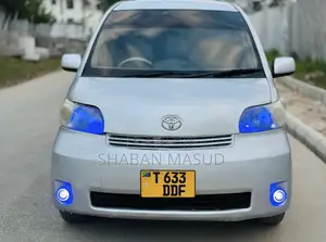 Toyota Porte 1.3 FWD 2005 Silver