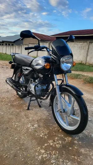 New Bajaj Boxer 125 2025 Blue