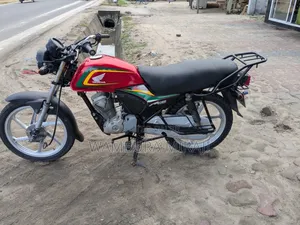 New Honda CB 2025 Red