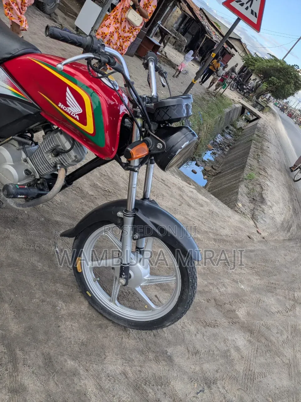 New Honda CB 2025 Red
