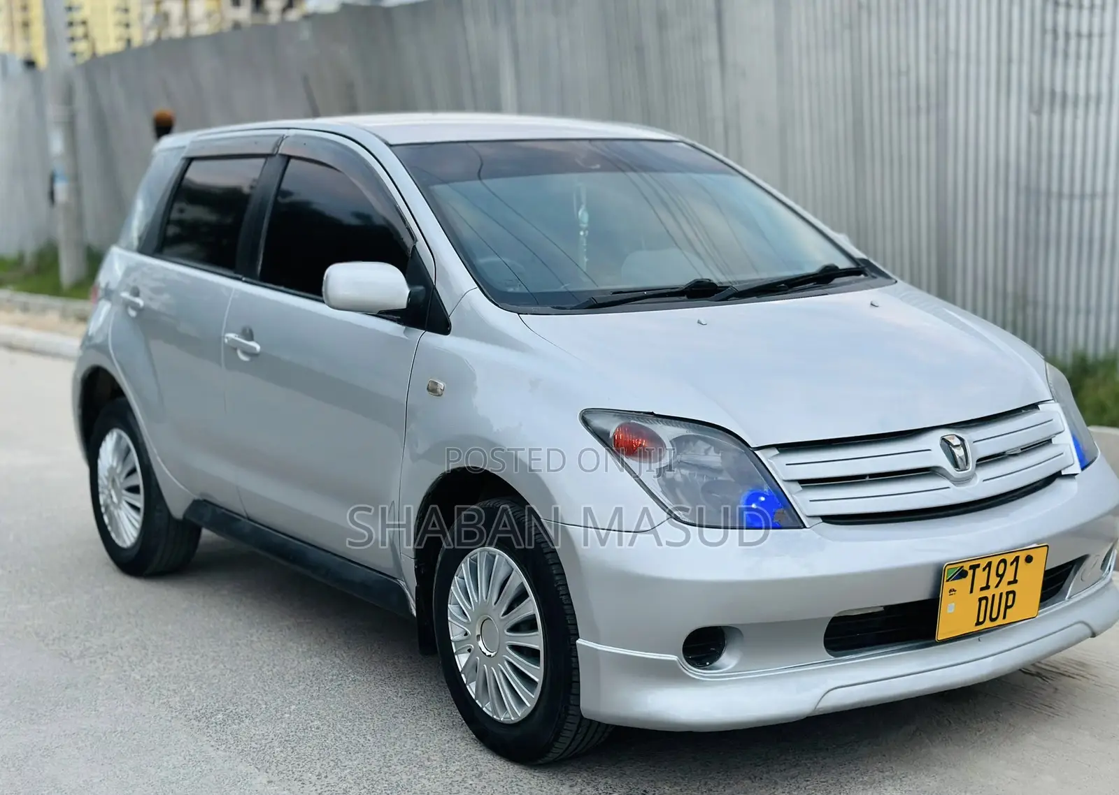 Toyota IST 2004 Silver