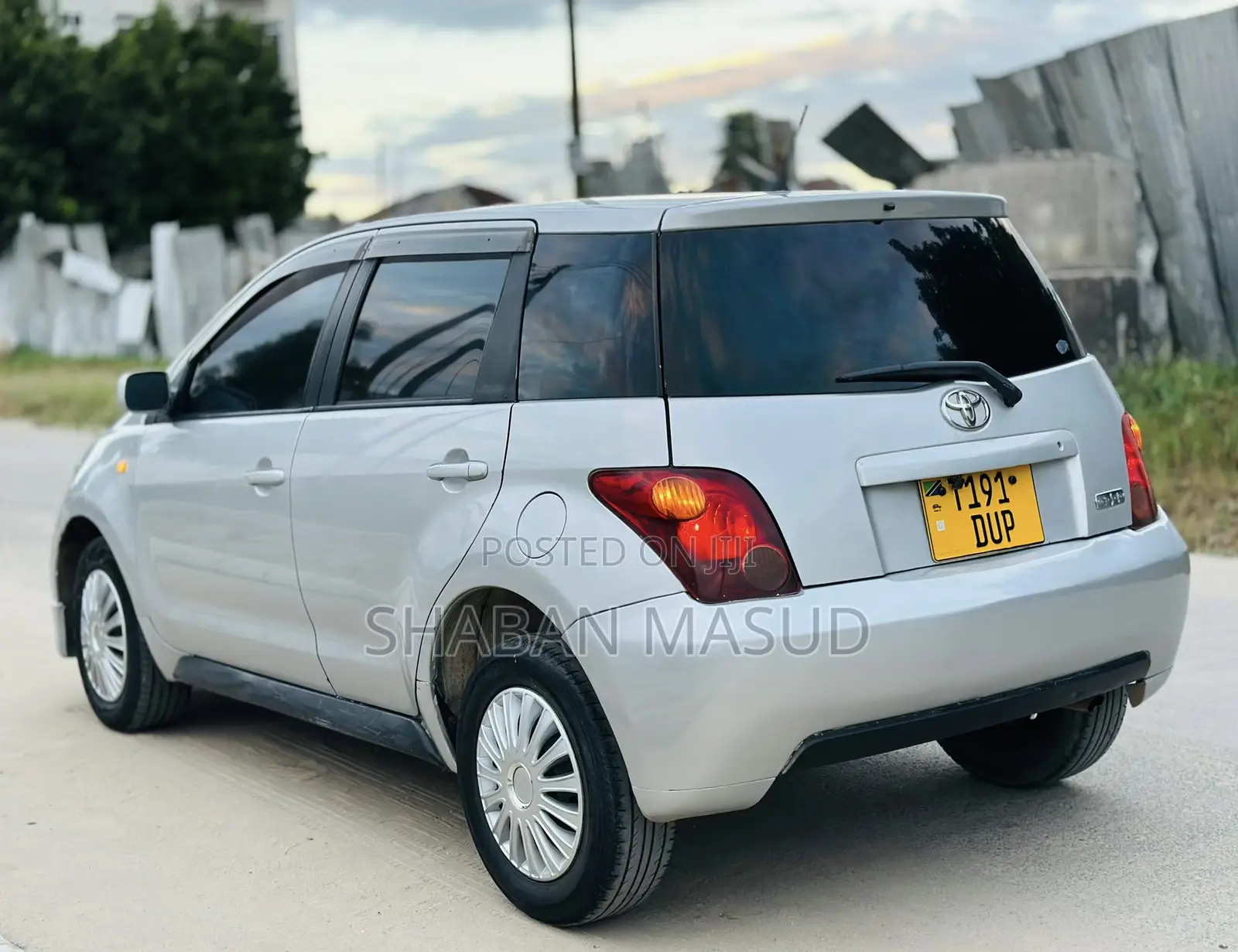 Toyota IST 2004 Silver