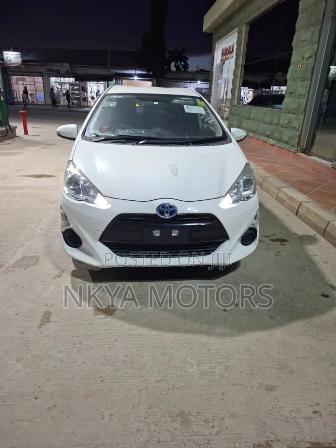 Toyota Aqua 2017 White