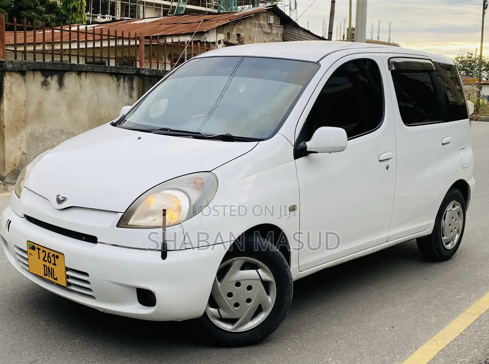 Toyota Fun Cargo 2004 White