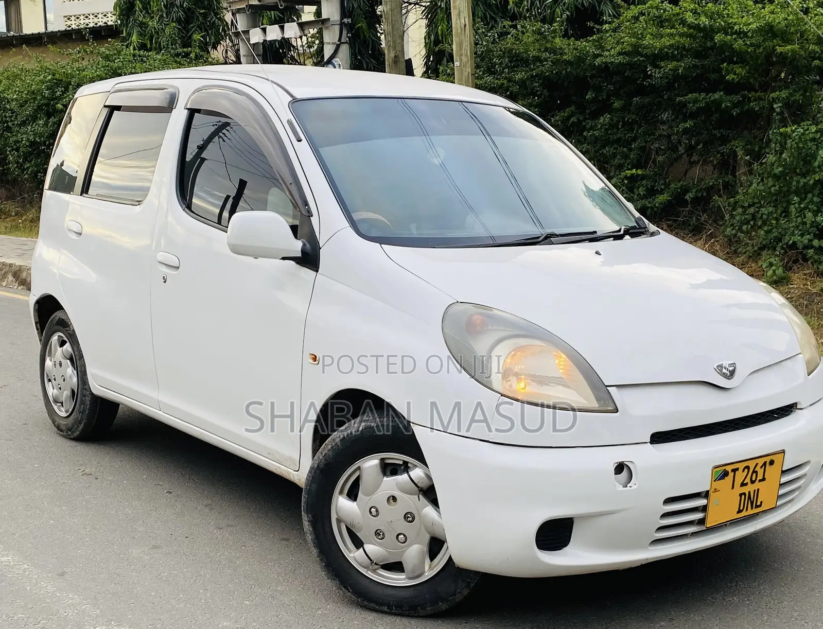 Toyota Fun Cargo 2004 White