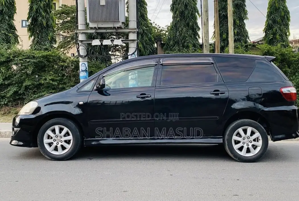 Toyota Ipsum 2003 Black