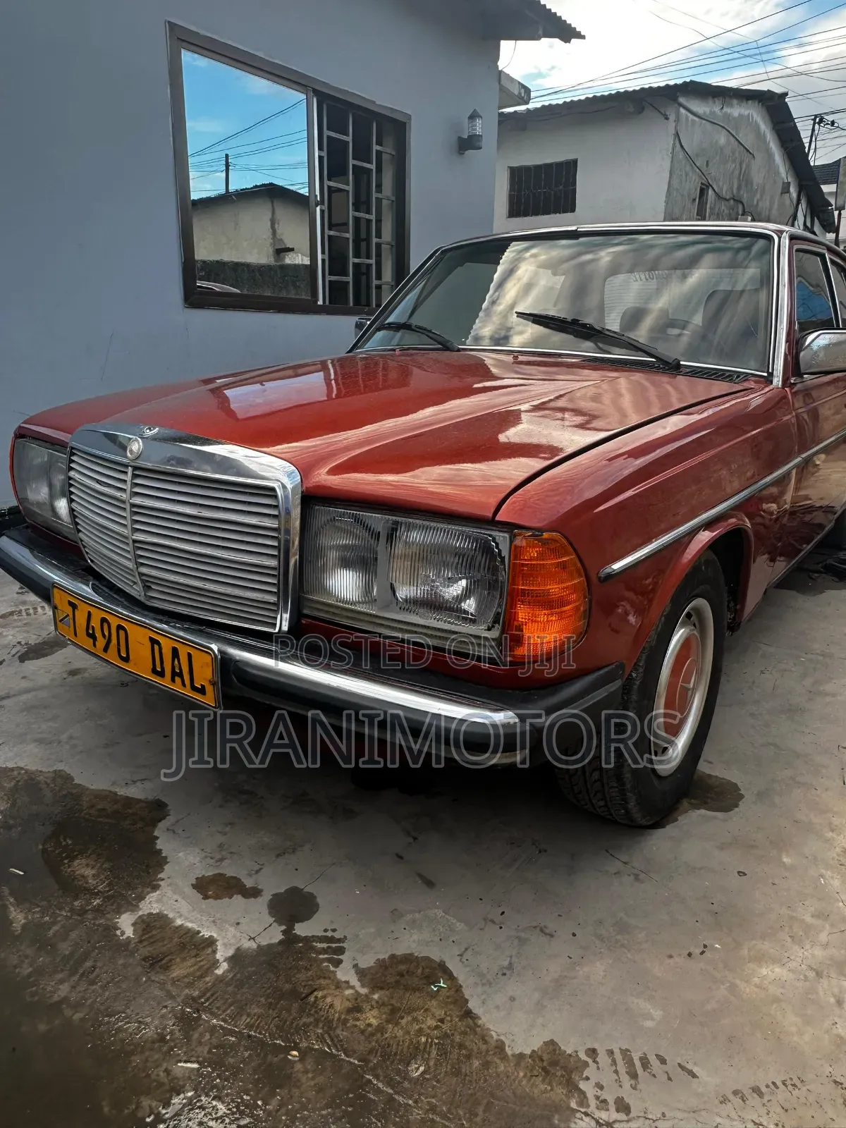 Mercedes-Benz W123 1982 Red