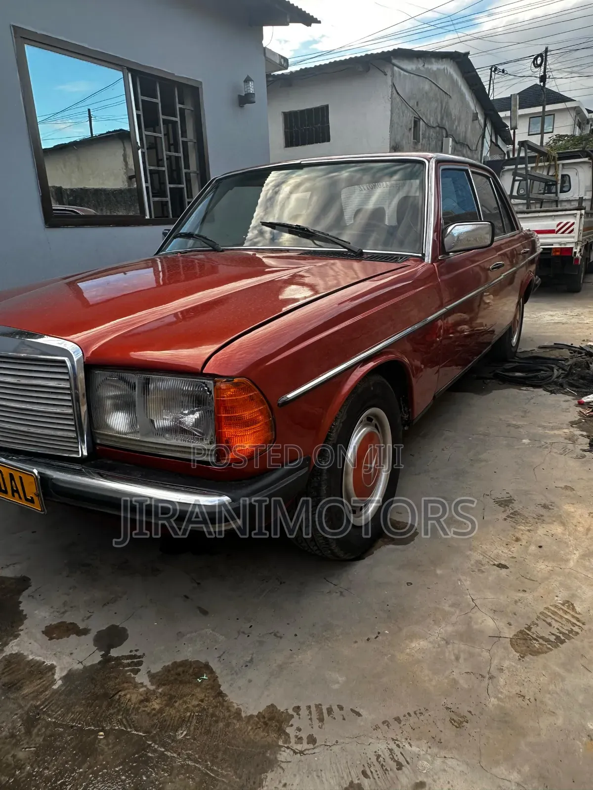 Mercedes-Benz W123 1982 Red