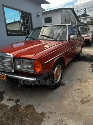 Mercedes-Benz W123 1982 Red