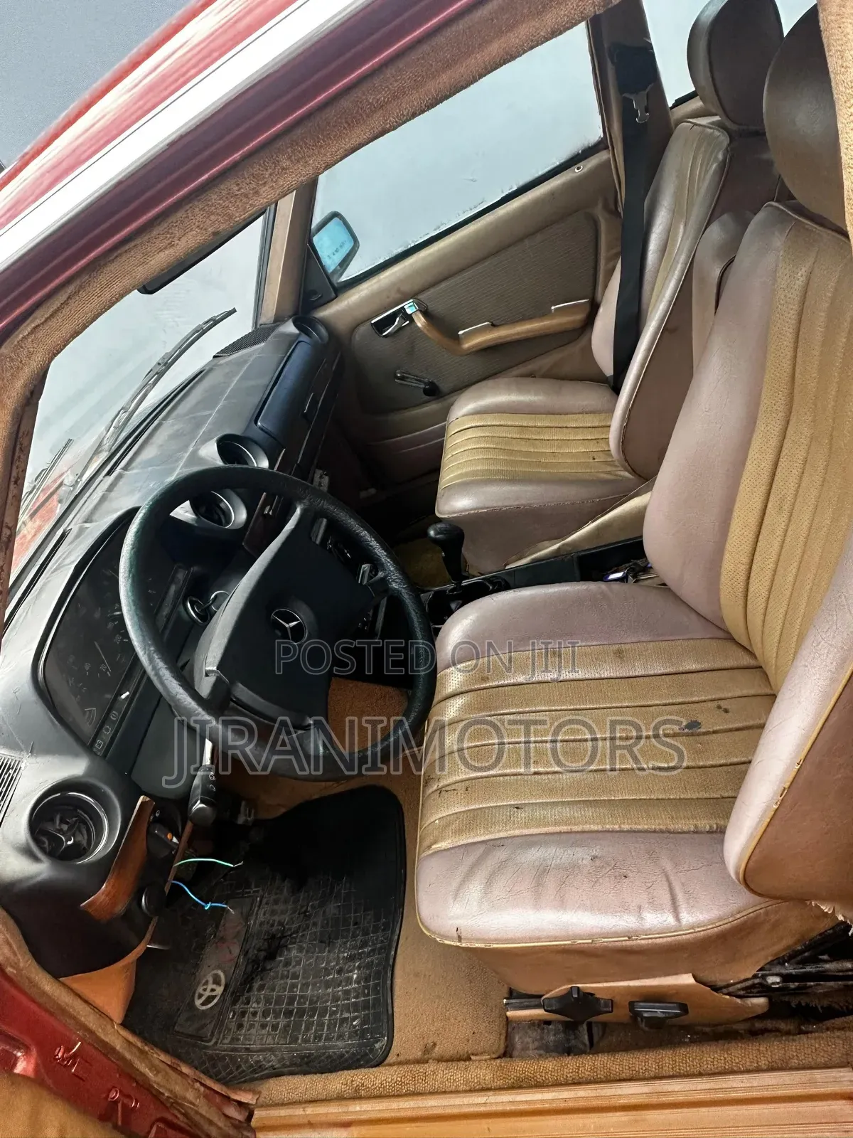 Mercedes-Benz W123 1982 Red