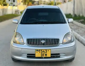 Toyota Vitz 1.3 AWD 5dr 2004 Silver
