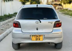Toyota Vitz 1.3 AWD 5dr 2004 Silver