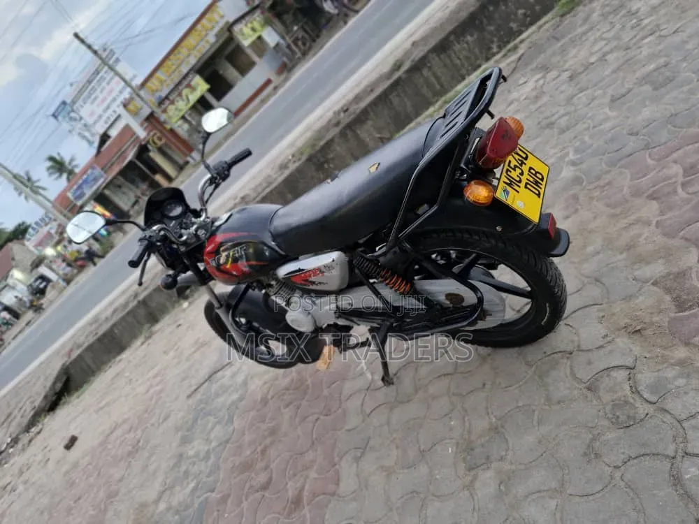 Bajaj Boxer X125 2023