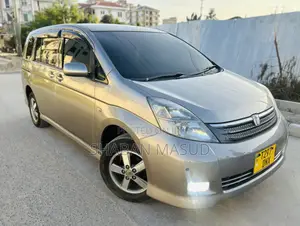Toyota ISIS 1.8 L 2009 Gray