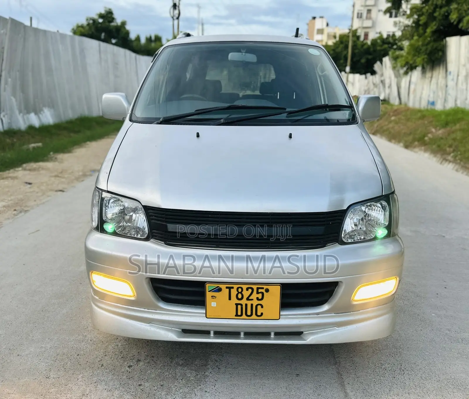 Toyota LiteAce Noah 2001 Silver