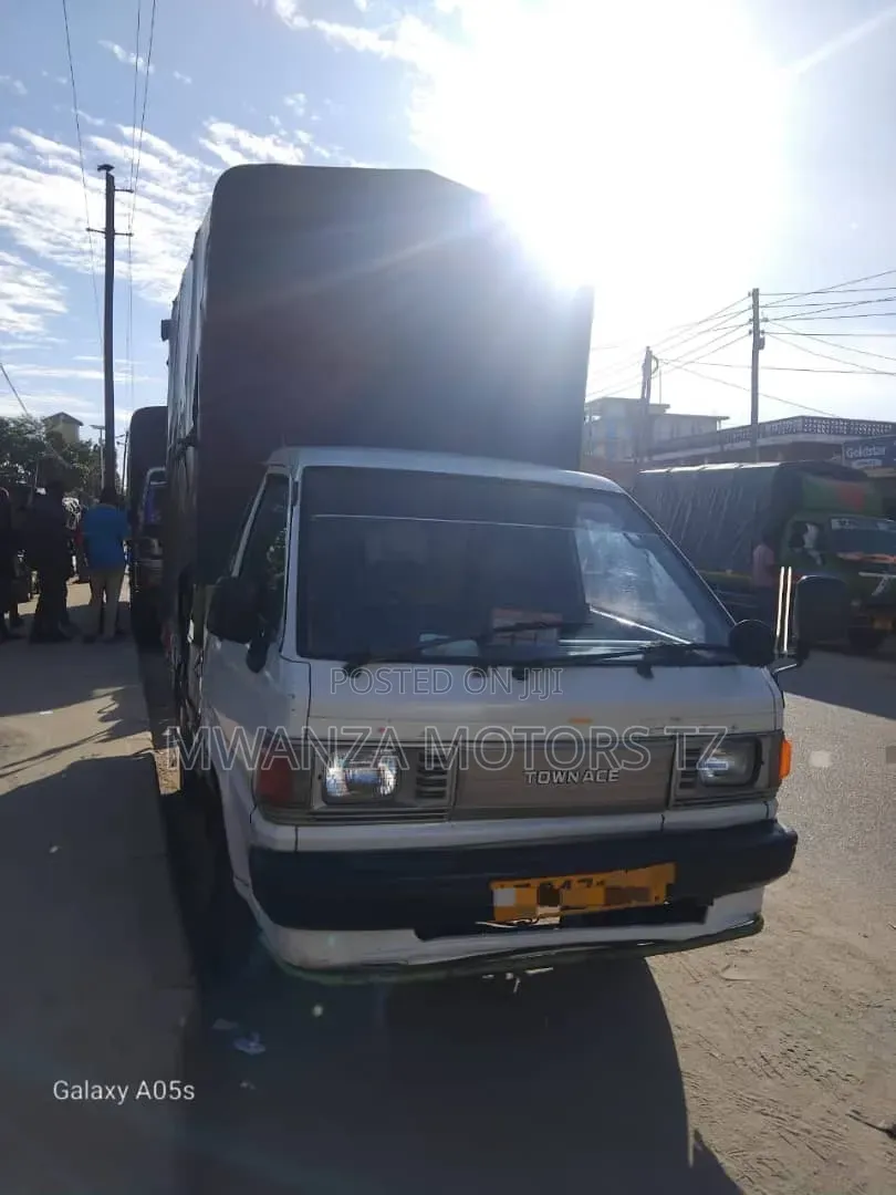 Toyota Townace 2004 White