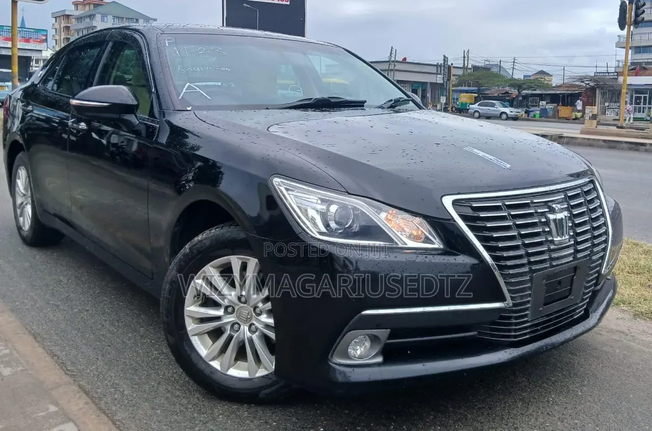 Toyota Crown 2014 Matt Black