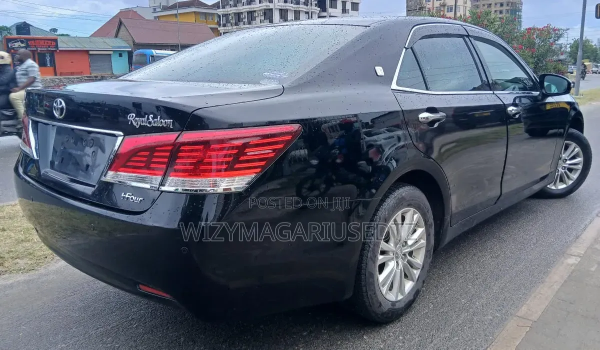 Toyota Crown 2014 Matt Black