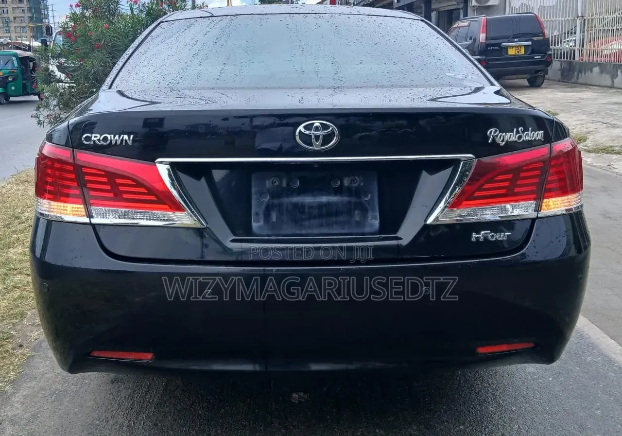 Toyota Crown 2014 Matt Black