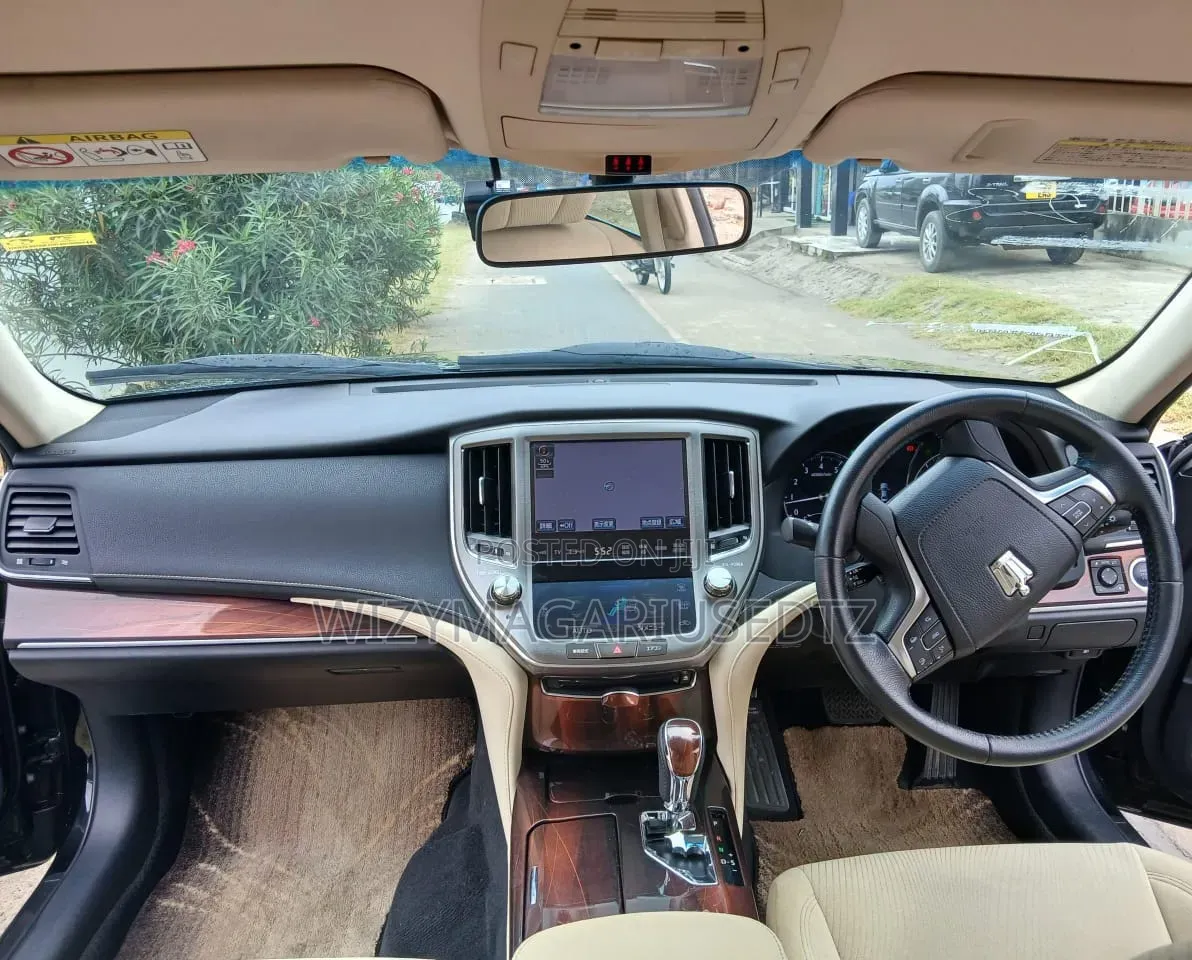 Toyota Crown 2014 Matt Black