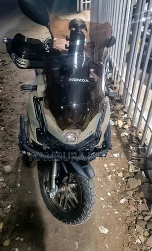 New Honda CB 2026 Brown