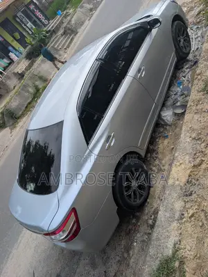 Toyota Premio 1.8 FWD 2011 Silver