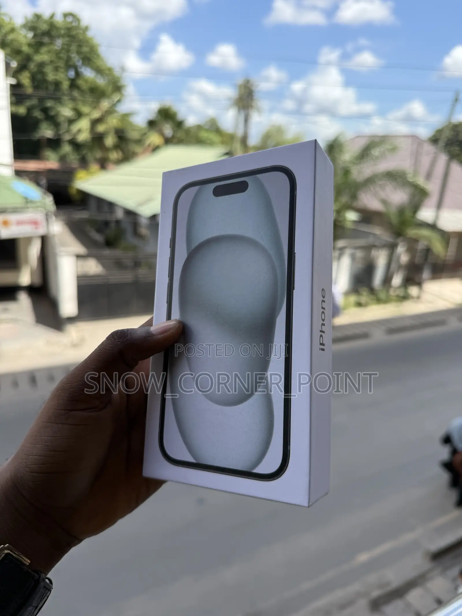 New Apple iPhone 15 128 GB Silver