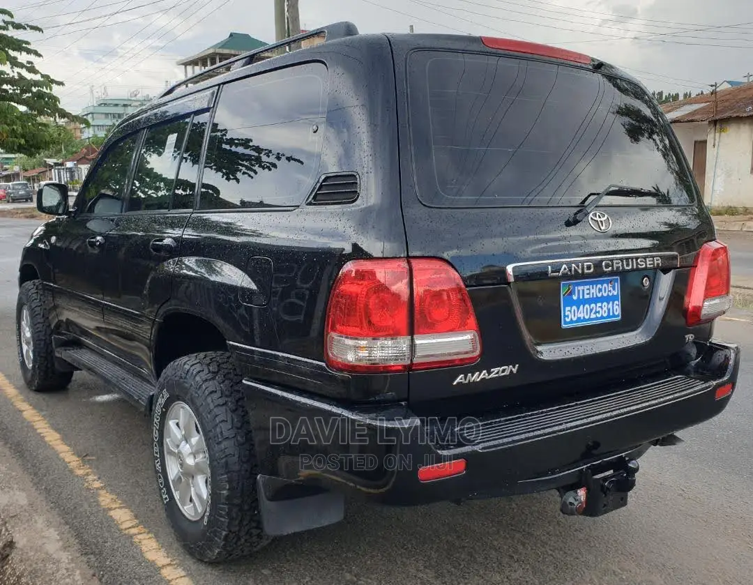 Toyota Land Cruiser 2005 Black