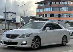 Toyota Crown 2009 White
