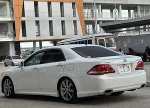 Toyota Crown 2009 White