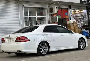 Toyota Crown 2009 White