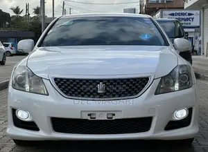 Toyota Crown 2009 White