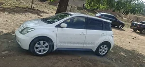 Toyota IST 2004 Pearl