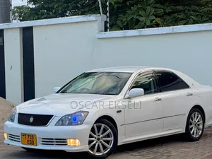 Toyota Crown 2006 White