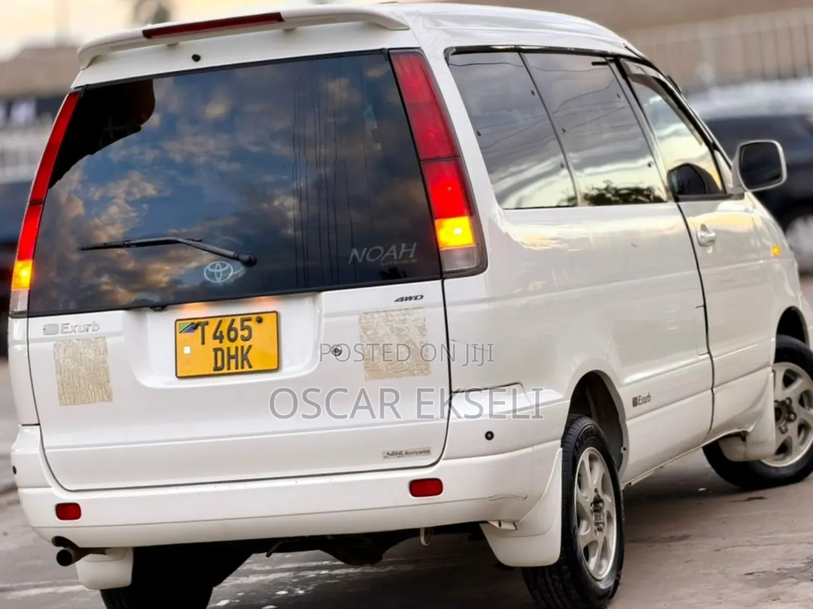 Toyota Noah 2001 White