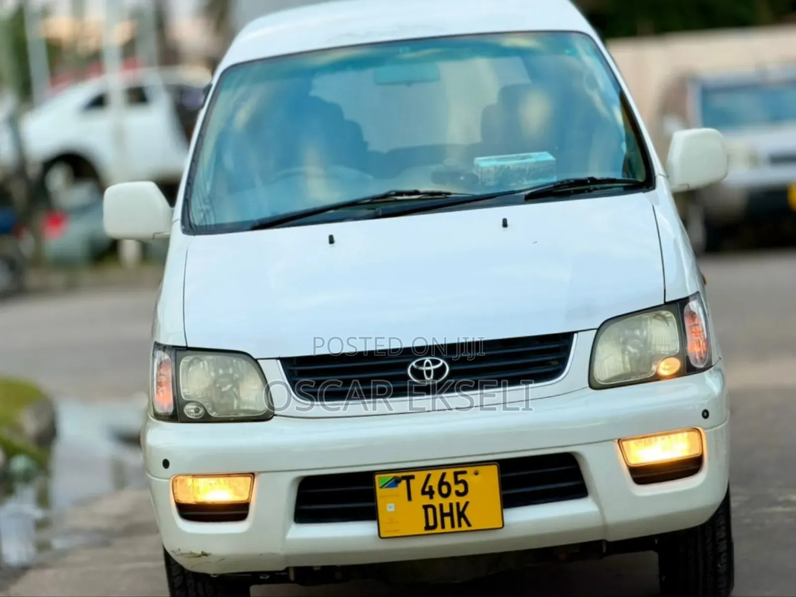 Toyota Noah 2001 White