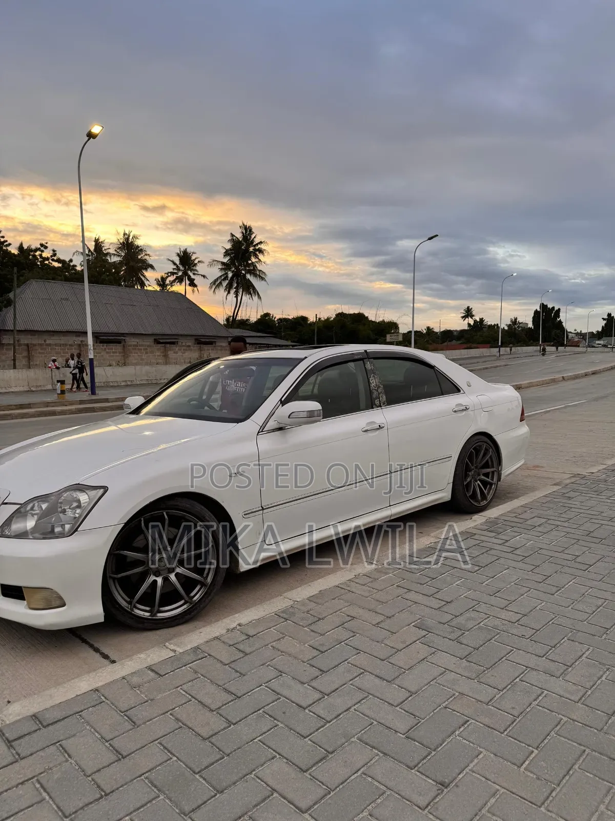 Toyota Crown 2006 White