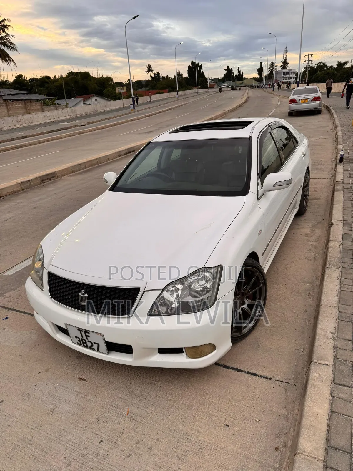 Toyota Crown 2006 White