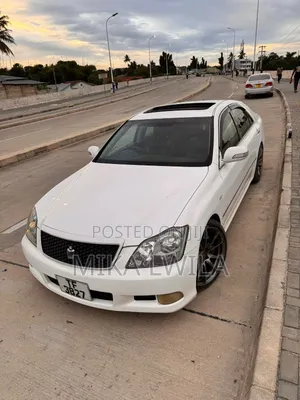 Toyota Crown 2006 White