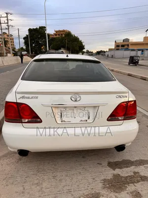 Toyota Crown 2006 White