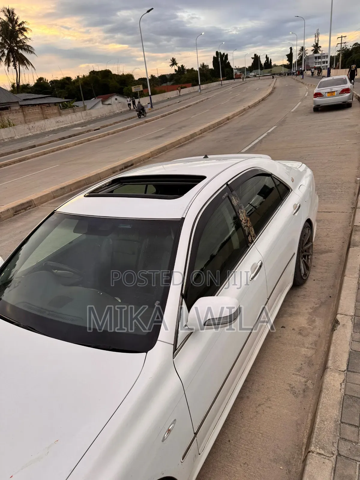 Toyota Crown 2006 White