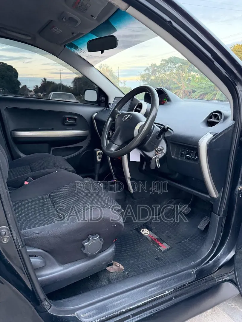 Toyota IST 2005 Black