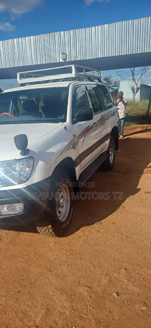 Toyota Land Cruiser 2007 White