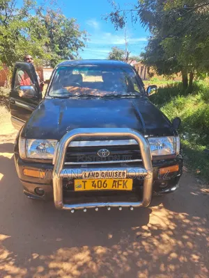 Toyota Hilux Surf 2000 Black