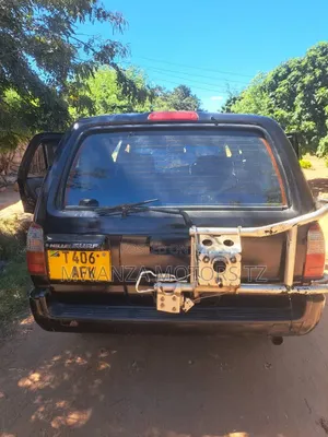 Toyota Hilux Surf 2000 Black