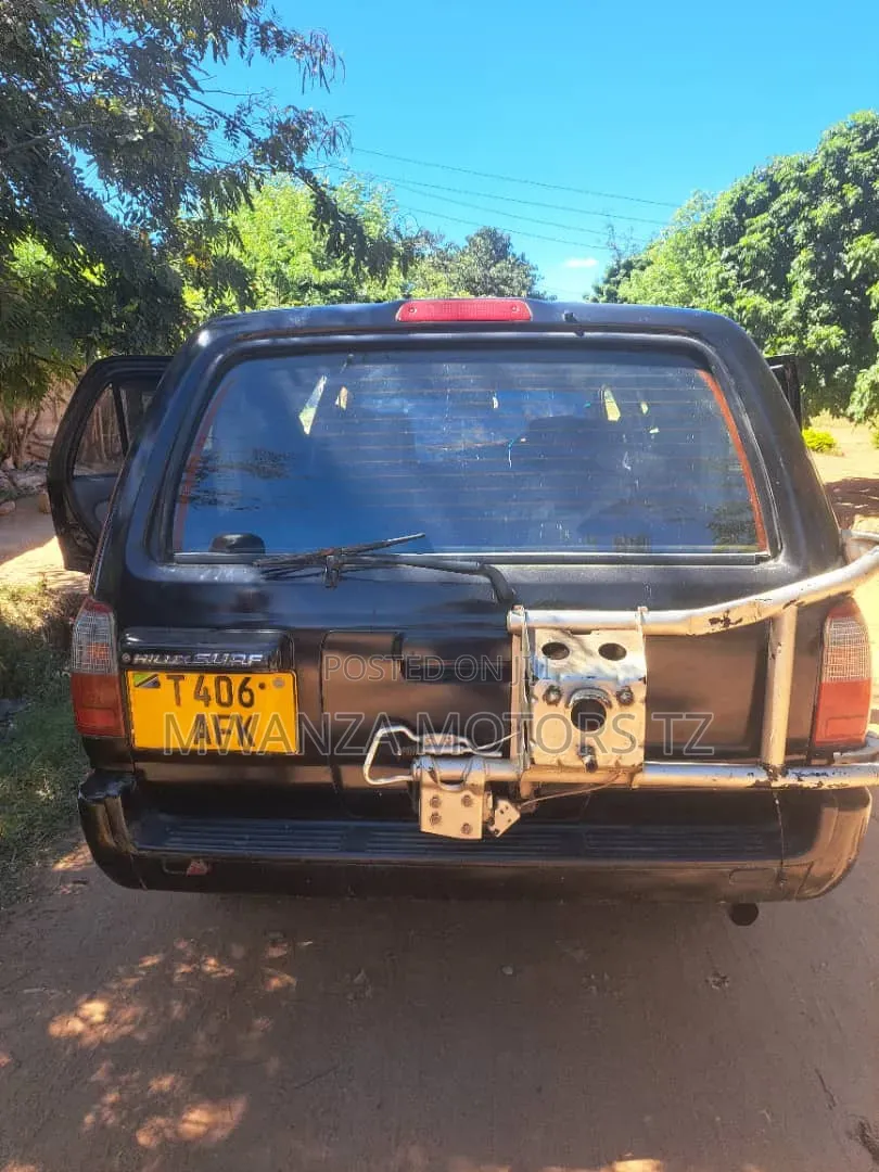 Toyota Hilux Surf 2000 Black