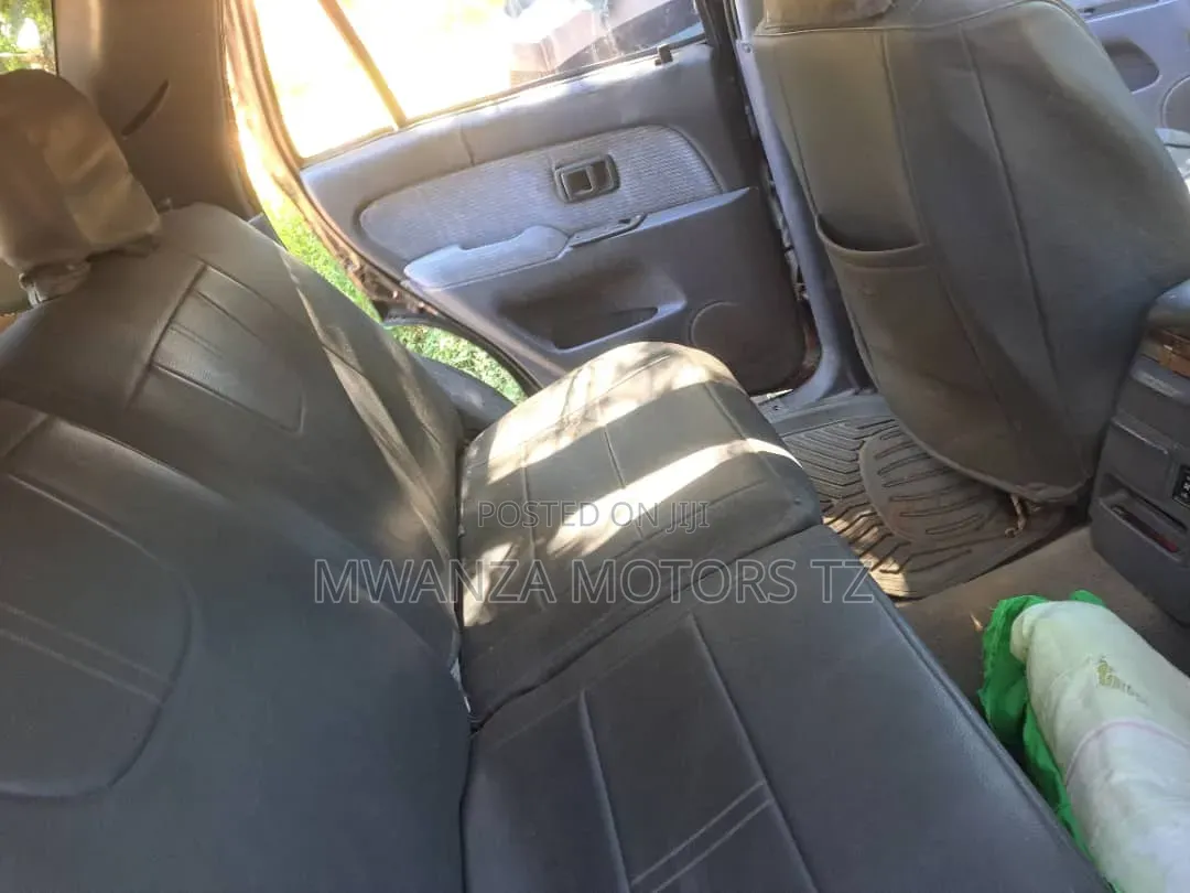 Toyota Hilux Surf 2000 Black