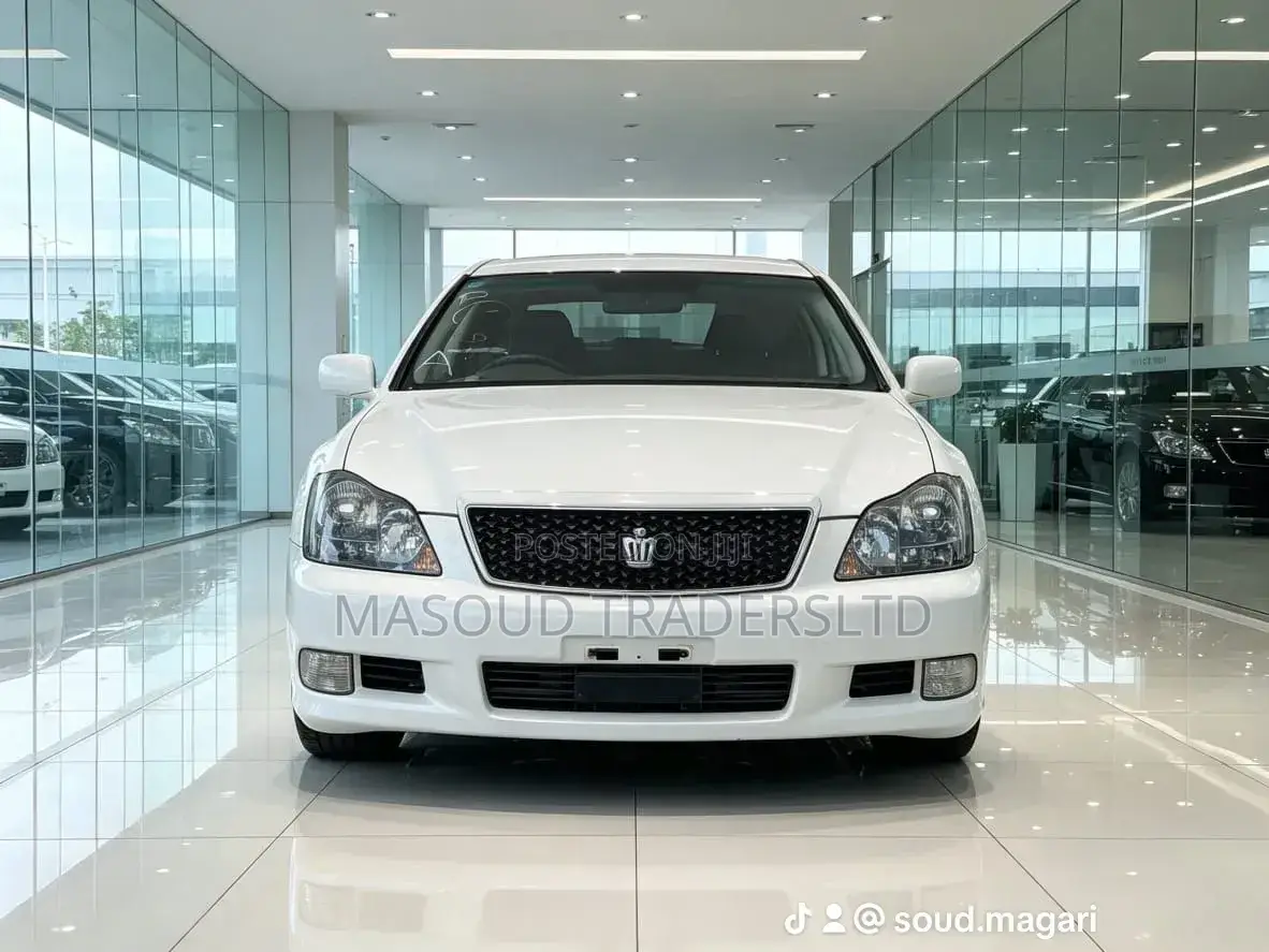 Toyota Crown 2006 White