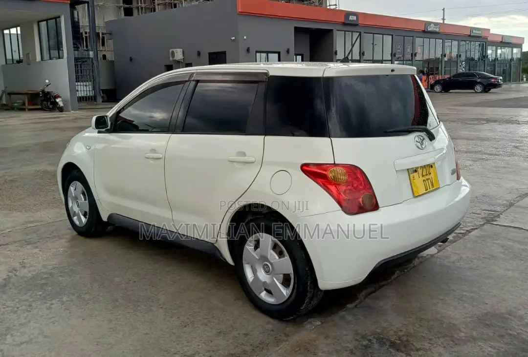 Toyota IST 2004 White